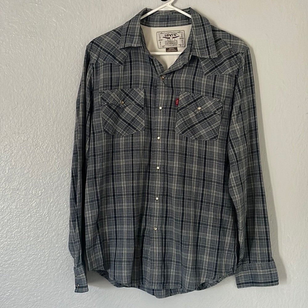 Levi’s long sleeve